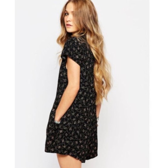 FREE PEOPLE DEBBY DOT FLORAL ROMPER size medium - Picture 4 of 14